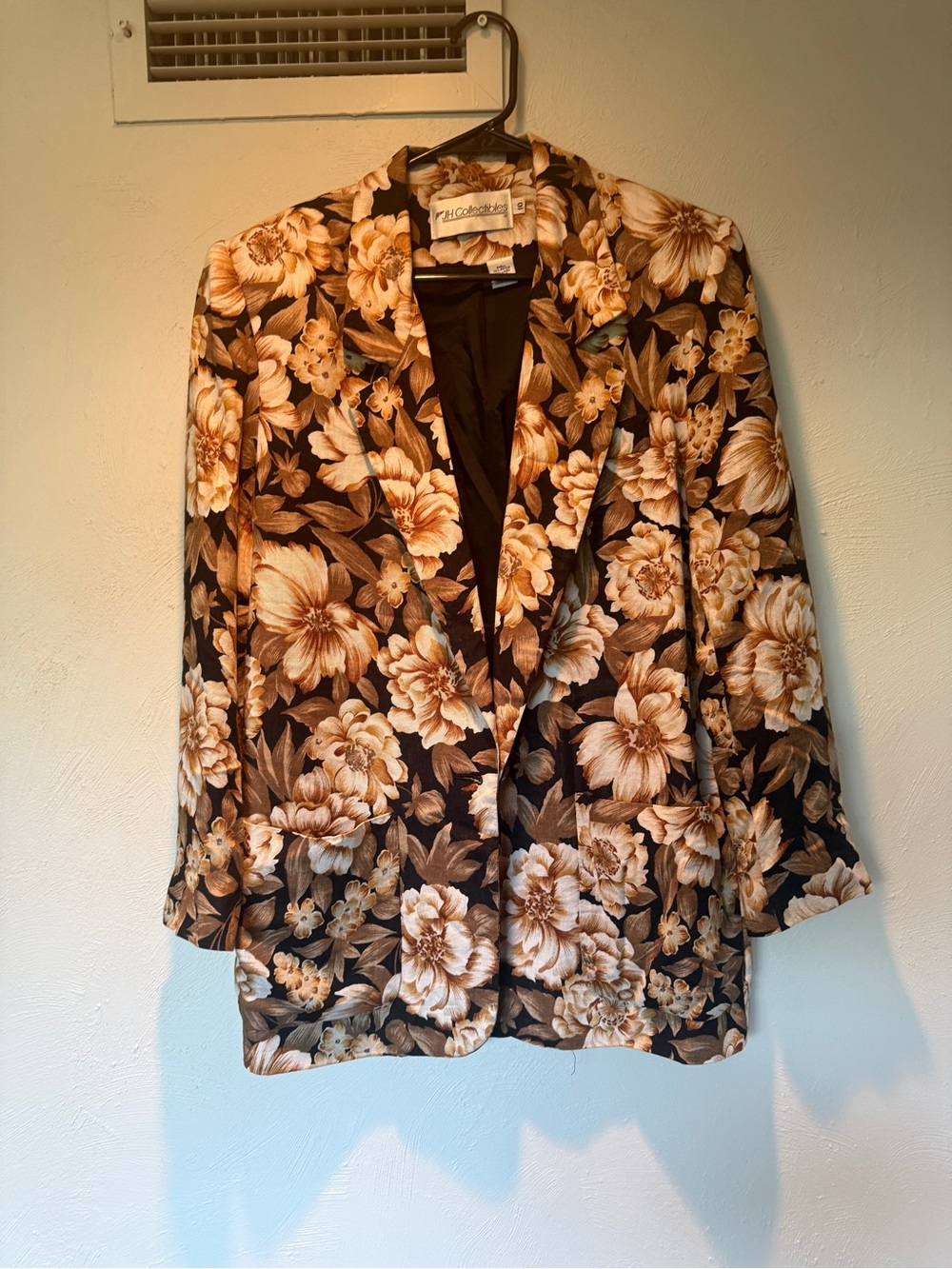 Vintage Floral Black and Beige Blazer Jacket
